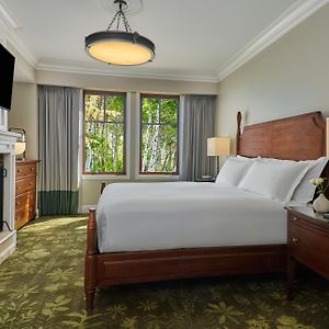 King Suite Mobility accessible