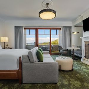 Peak View King Accessible Room